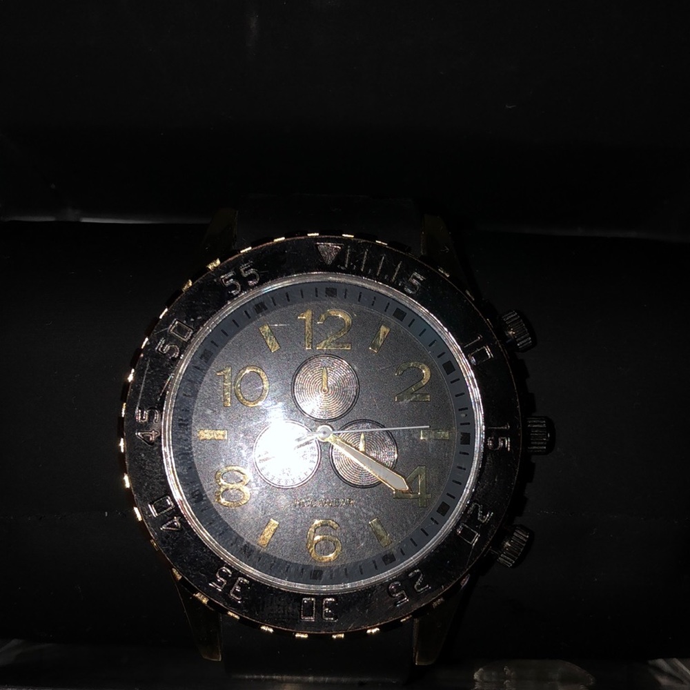 black gold white
